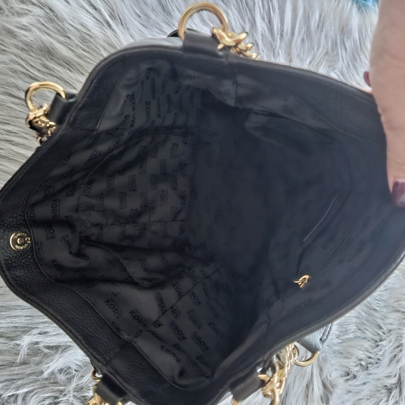 Michael Kors Big Black Leather Bag with Chain Straps and Gold Stud accents 👌 - Picture 4 of 6